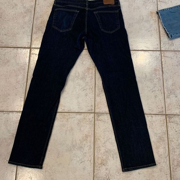 2 pairs AG denim jeans - Picture 10 of 16